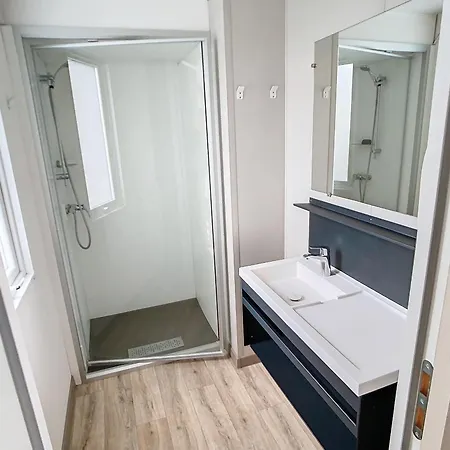 Mobil-home Luxe A Jullouville: 200m Plage, Piscine Chauffee, 4 Pers, Parking, Wi-fi Inclus - Fr-1-361a-34 * Jullouville-les-Pins