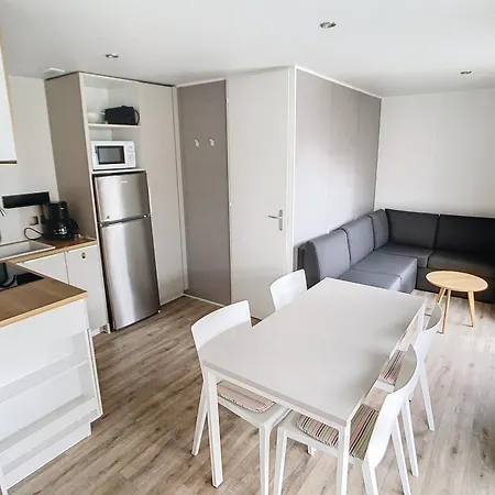 Mobil-home Luxe A Jullouville: 200m Plage, Piscine Chauffee, 4 Pers, Parking, Wi-fi Inclus - Fr-1-361a-34