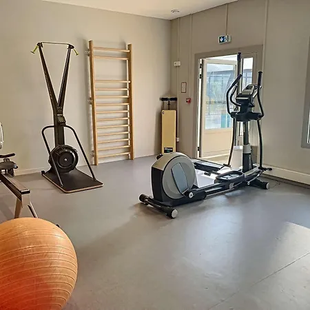 Mobil-home Luxe A Jullouville: 200m Plage, Piscine Chauffee, 4 Pers, Parking, Wi-fi Inclus - Fr-1-361a-34