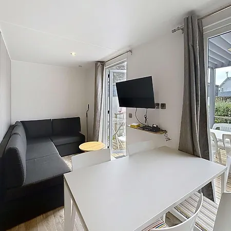 Mobil-home Luxe à Jullouville: 200m Plage, Piscine Chauffée, 4 Pers, Parking, Wi-fi Inclus - Fr-1-361a-34 *