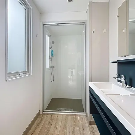 Mobil-home Luxe A Jullouville: 200m Plage, Piscine Chauffee, 4 Pers, Parking, Wi-fi Inclus - Fr-1-361a-34 * Jullouville-les-Pins