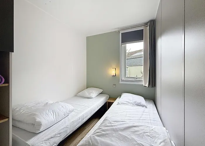 Mobil-home Luxe à Jullouville: 200m Plage, Piscine Chauffée, 4 Pers, Parking, Wi-fi Inclus - Fr-1-361a-34 Hébergement de vacances